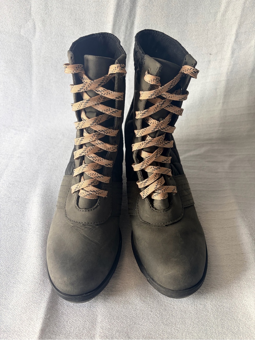 Sorel Olive Green Lace-Up Ankle Boots with Tan Laces